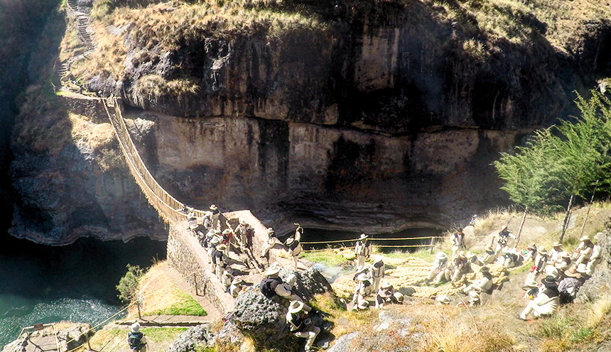 installing the qeswachaka bridge