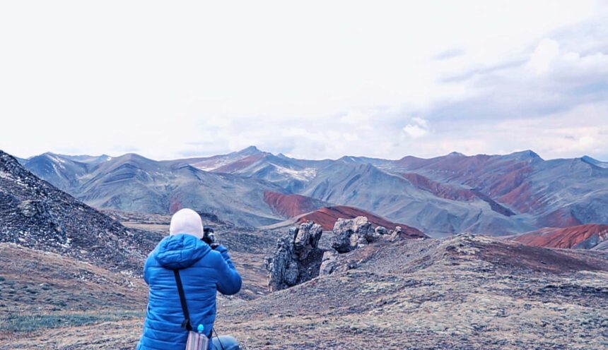 palcoyo rainbow mountain and the red valley view