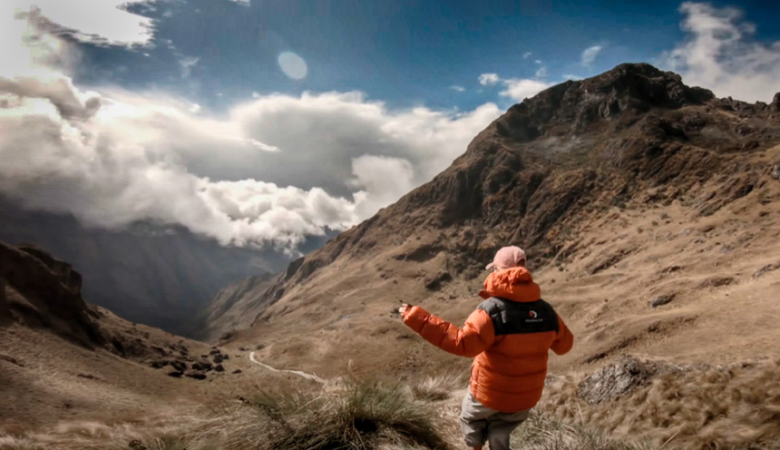 traveler during the inca trail