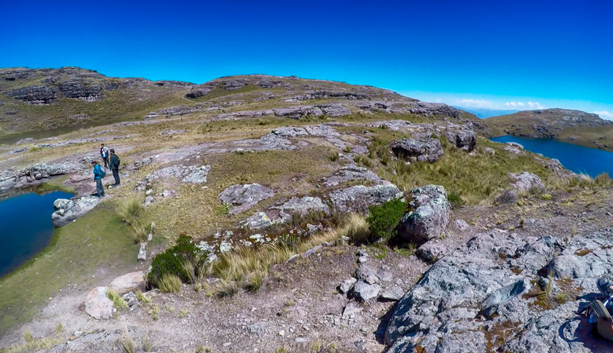 trekking lakes wakra pukara